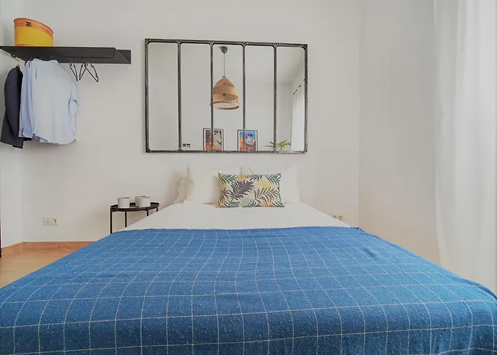 Pelicano Seville Apartments