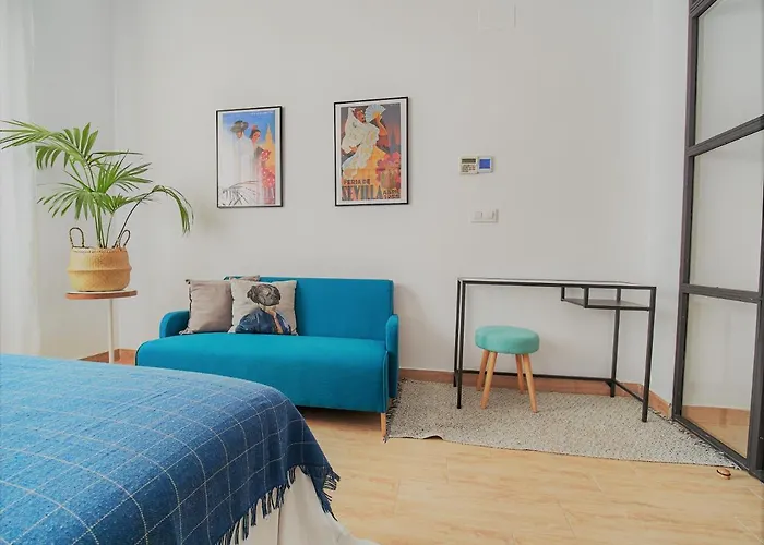 Pelicano Seville Apartments